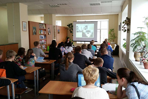 说明: H:\5.12\1\3云顶国际yd333招生与宣传推介会现场.jpg